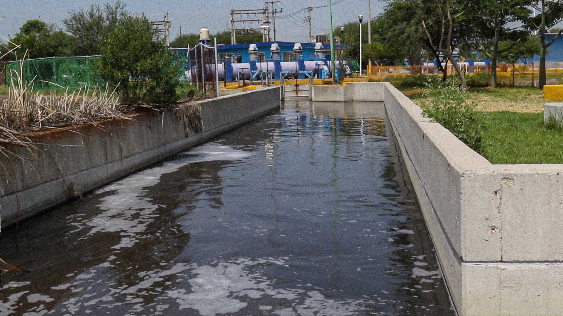 Las plantas de tratamiento de aguas en las ciudades no suelen cumplir con los estándares establecidos en las normas. Foto: Juan José Plascencia.